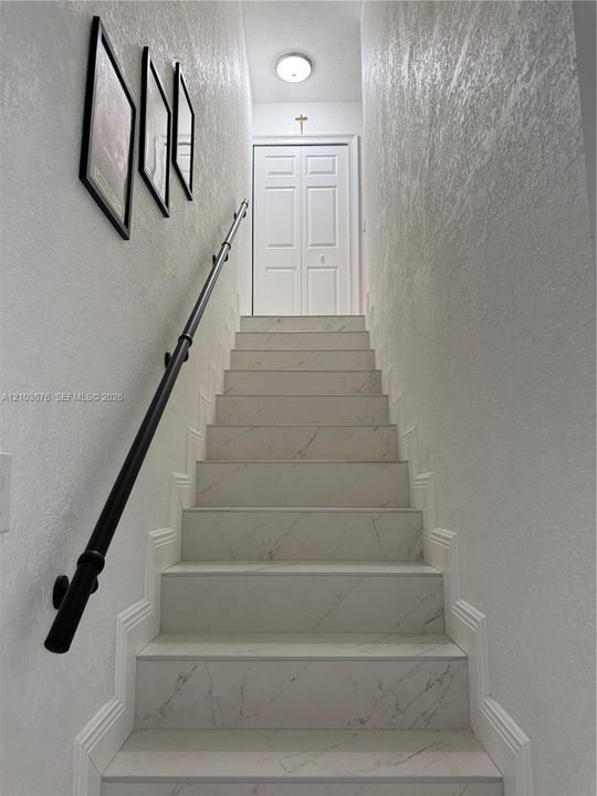 For Rent: $2,800 (2 beds, 2 baths, 1353 Square Feet)