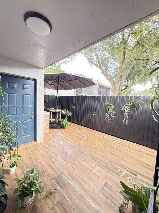 For Rent: $2,800 (2 beds, 2 baths, 1353 Square Feet)