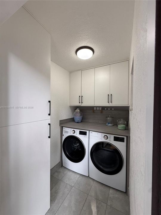 For Rent: $2,800 (2 beds, 2 baths, 1353 Square Feet)