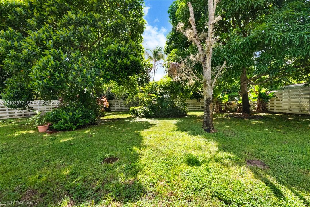 En Venta: $895,000 (4 camas, 3 baños, 3444 Pies cuadrados)