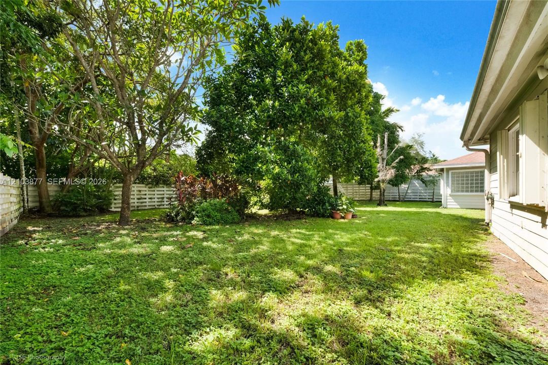 En Venta: $895,000 (4 camas, 3 baños, 3444 Pies cuadrados)
