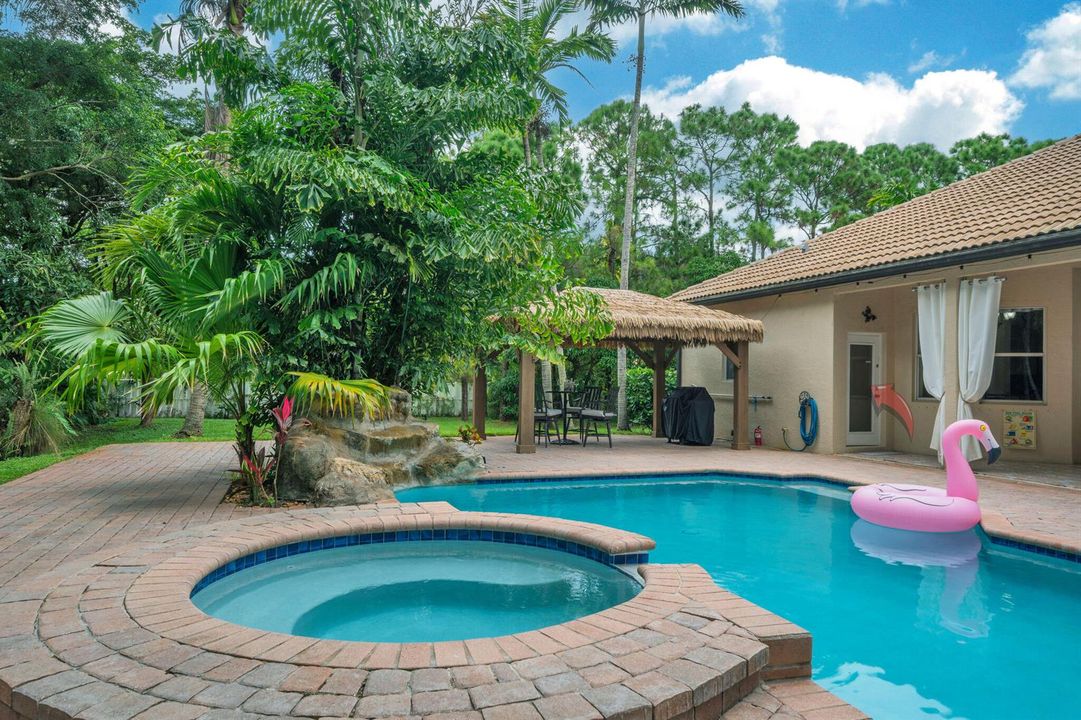 20 Pool Deck (3)
