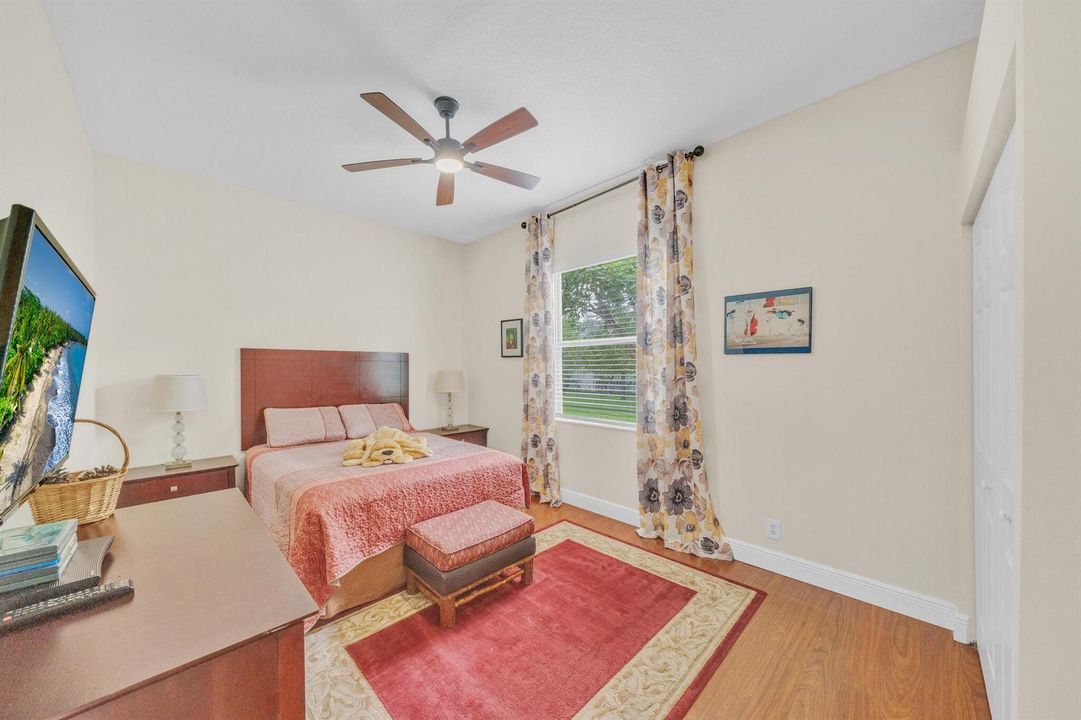 28 Guest Bedroom B (3)