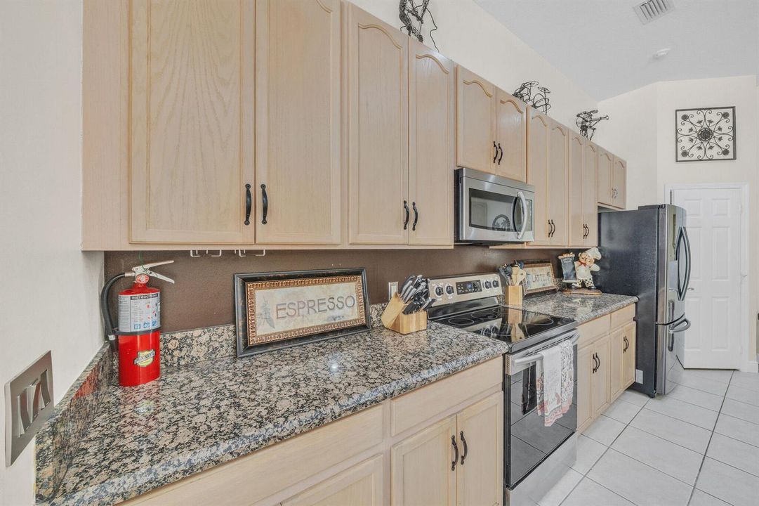 22 Kitchen (4)
