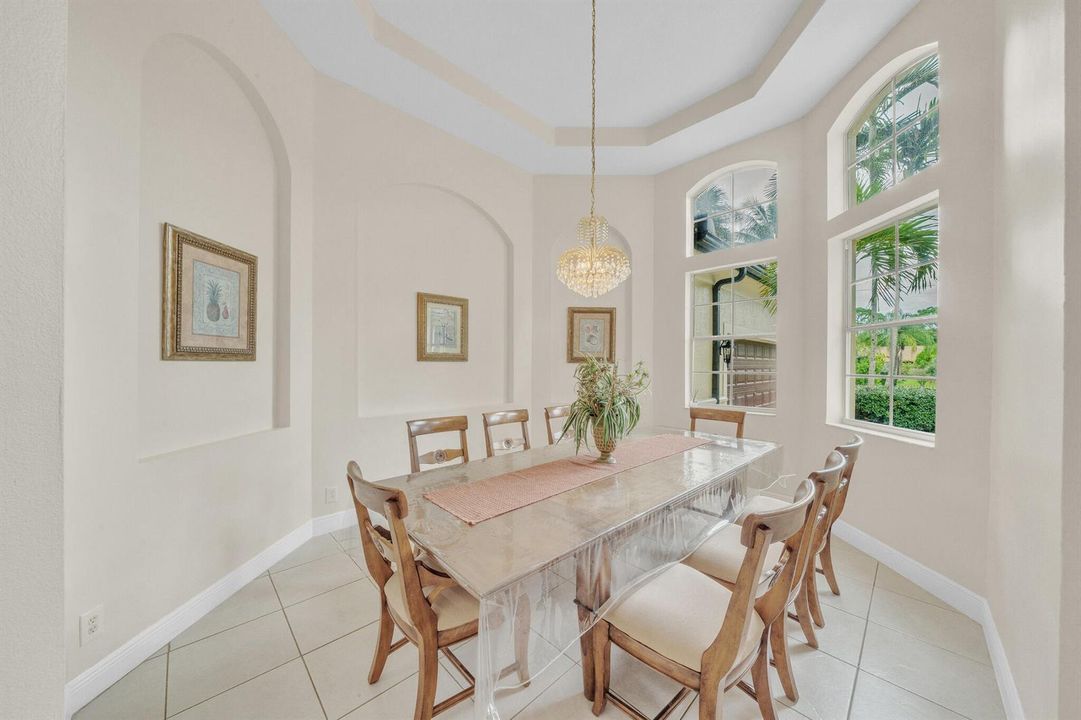 15 Dining Area (2)