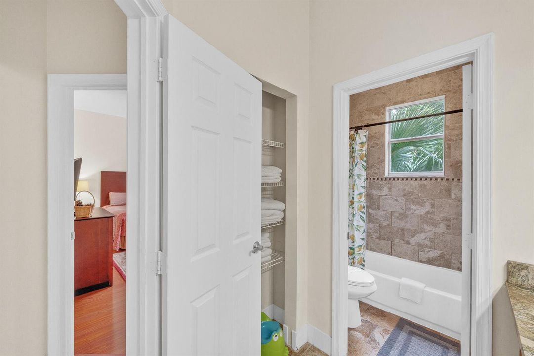 29 Guest Bath (3)