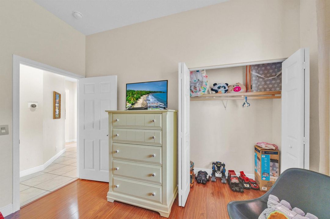 27 Guest Bedroom C (3)