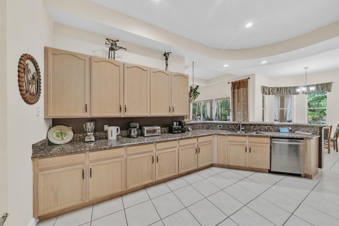 16 Kitchen (3)