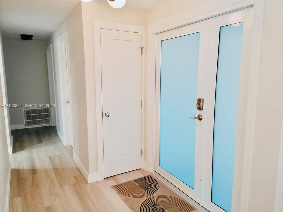 For Sale: $649,000 (3 beds, 2 baths, 1387 Square Feet)