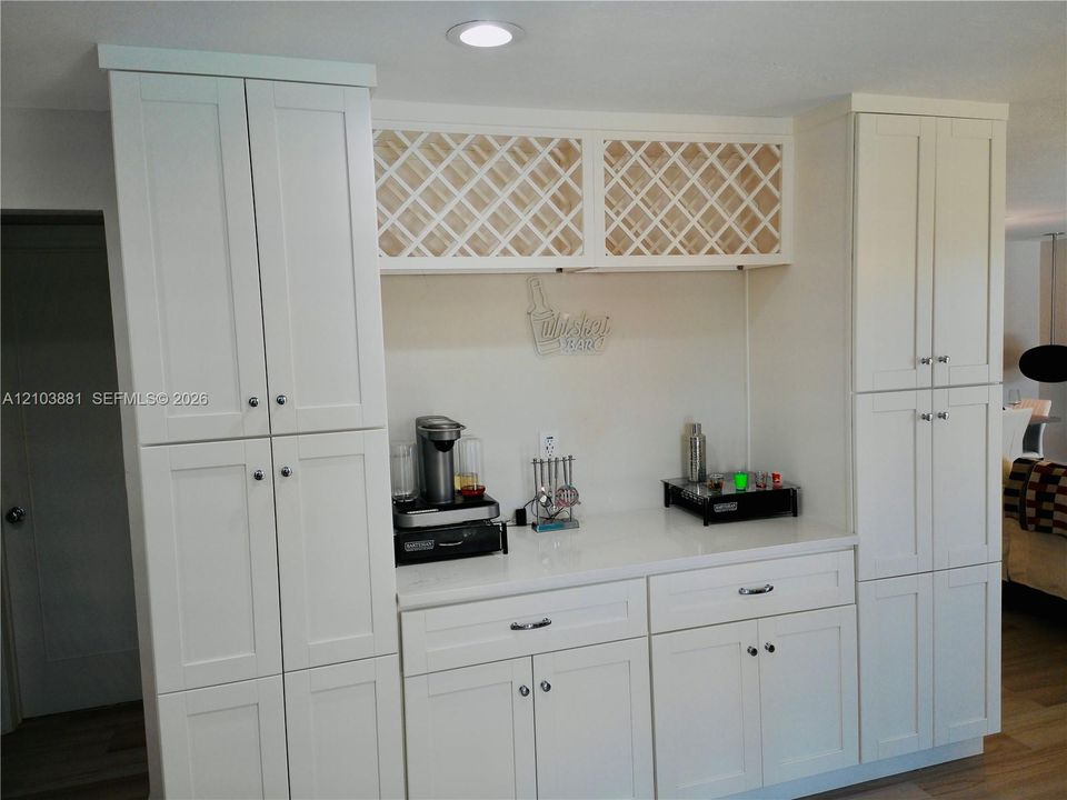 For Sale: $649,000 (3 beds, 2 baths, 1387 Square Feet)