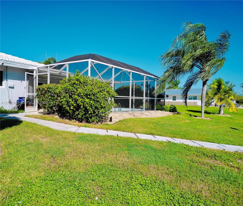 For Sale: $649,000 (3 beds, 2 baths, 1387 Square Feet)