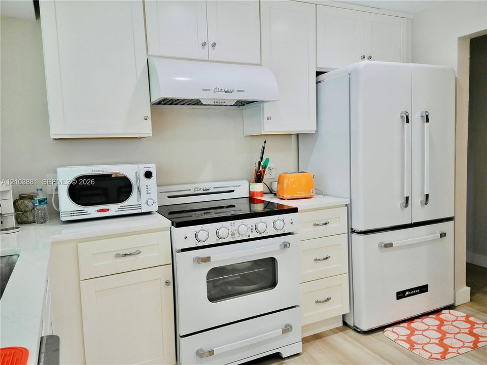 For Sale: $649,000 (3 beds, 2 baths, 1387 Square Feet)