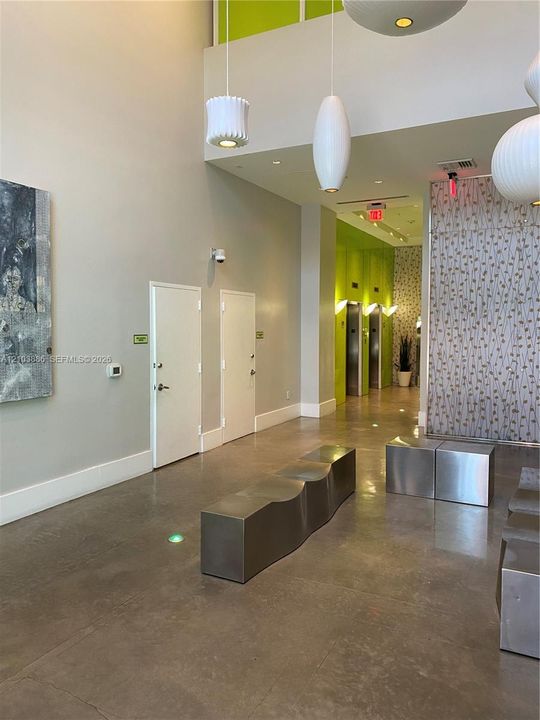 For Rent: $2,450 (1 beds, 1 baths, 651 Square Feet)