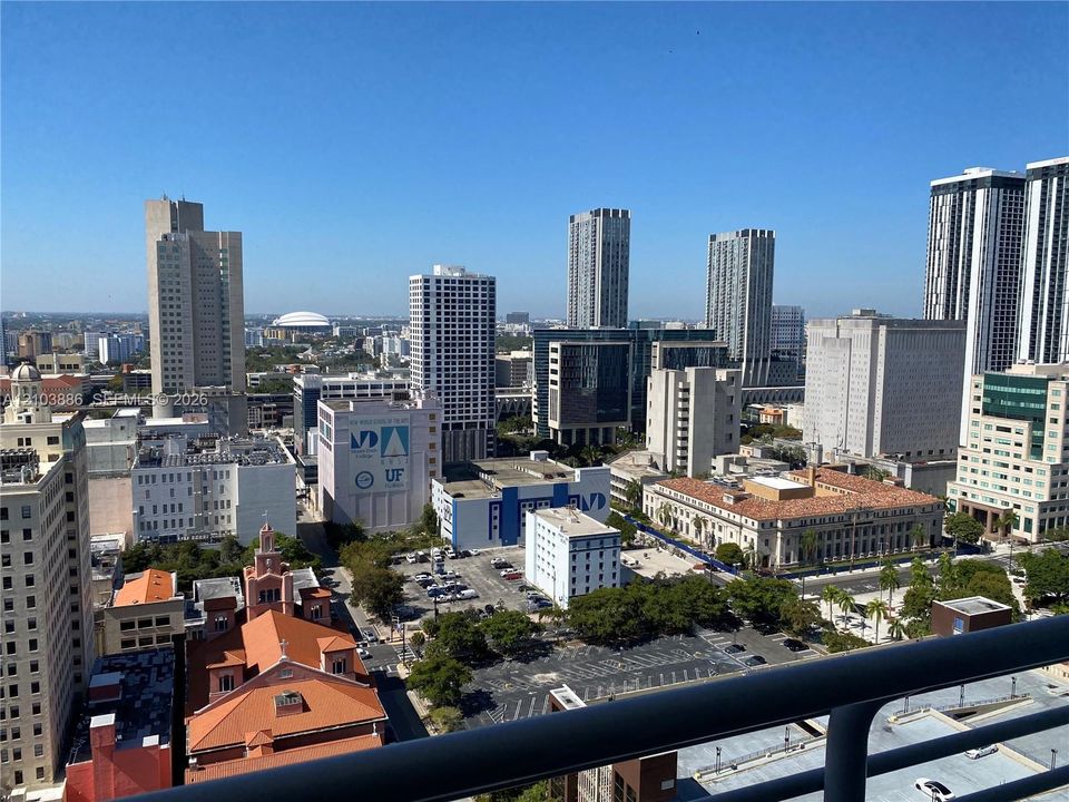 For Rent: $2,450 (1 beds, 1 baths, 651 Square Feet)