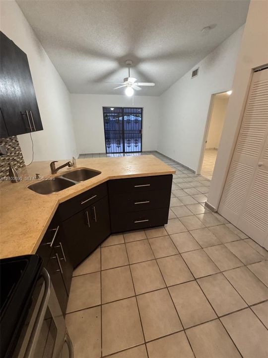 En Venta: $500,000 (3 camas, 2 baños, 1274 Pies cuadrados)