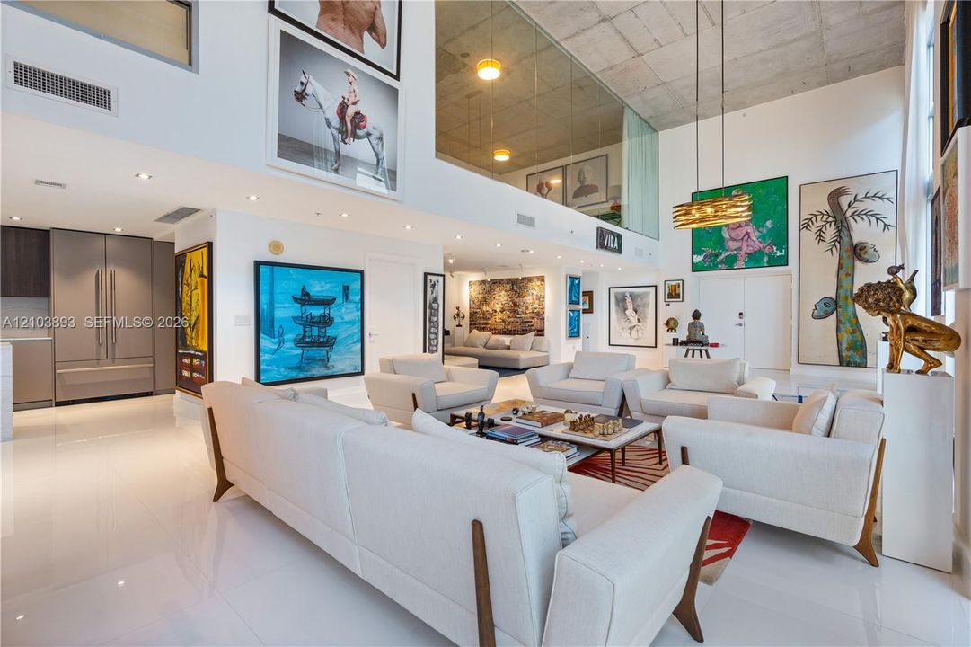En Venta: $3,800,000 (4 camas, 3 baños, 5070 Pies cuadrados)