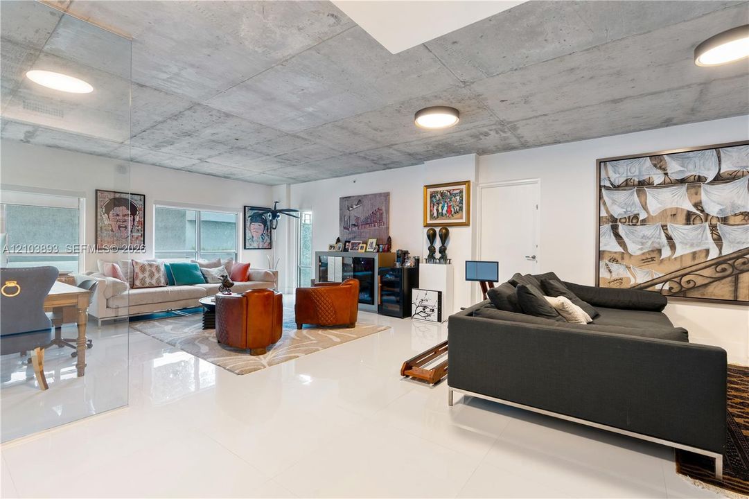 En Venta: $3,800,000 (4 camas, 3 baños, 5070 Pies cuadrados)