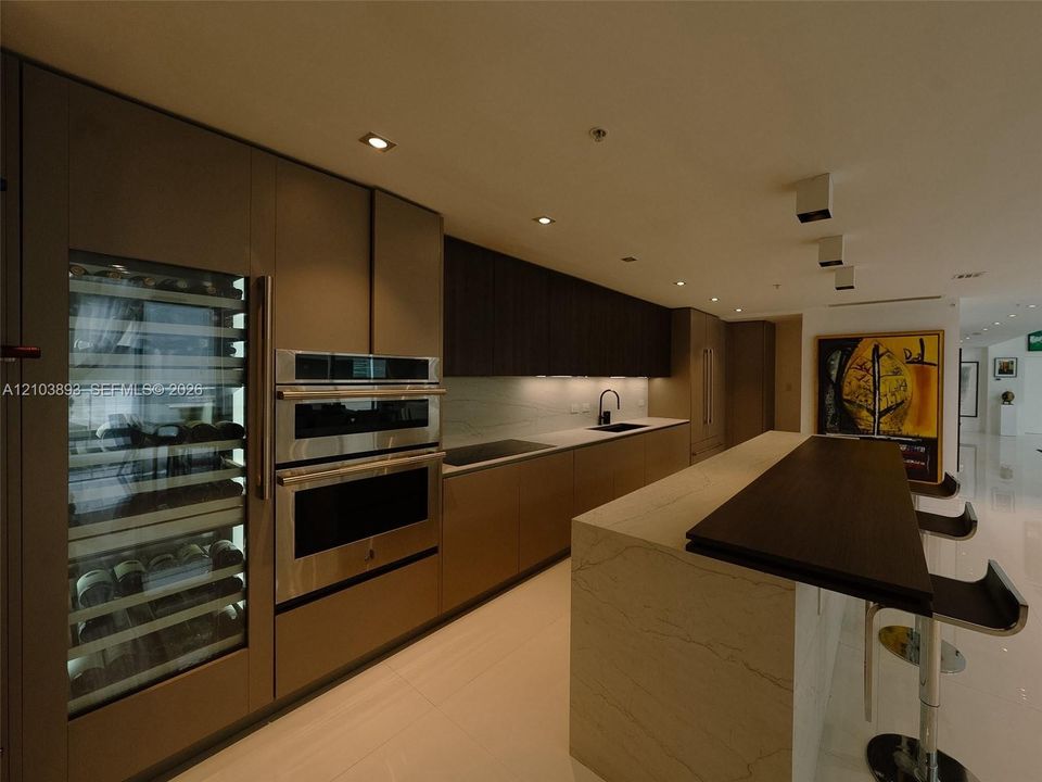 En Venta: $3,800,000 (4 camas, 3 baños, 5070 Pies cuadrados)