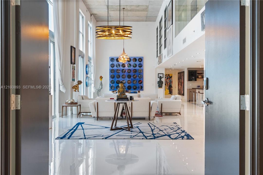 En Venta: $3,800,000 (4 camas, 3 baños, 5070 Pies cuadrados)