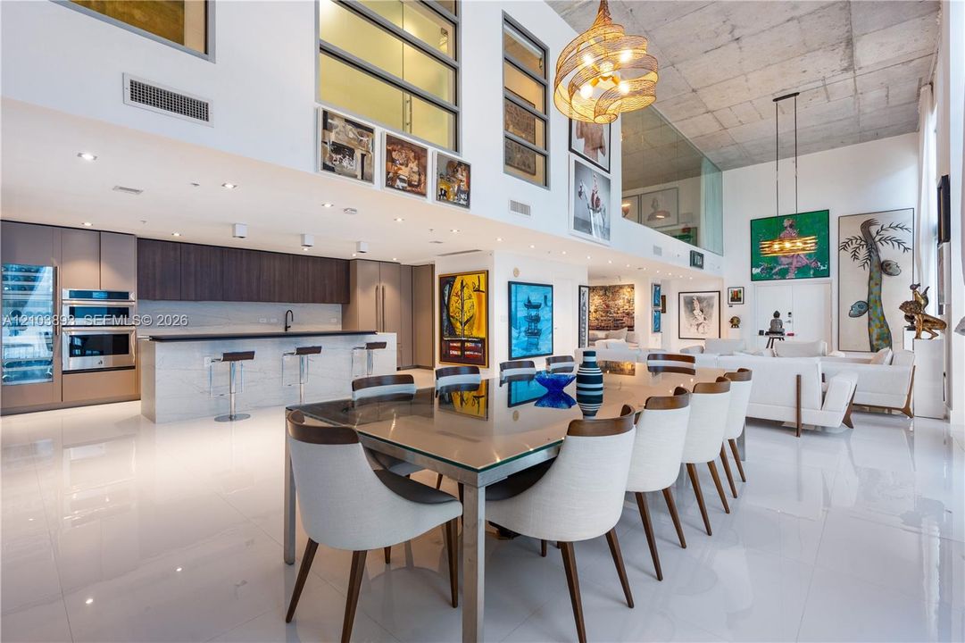 En Venta: $3,800,000 (4 camas, 3 baños, 5070 Pies cuadrados)