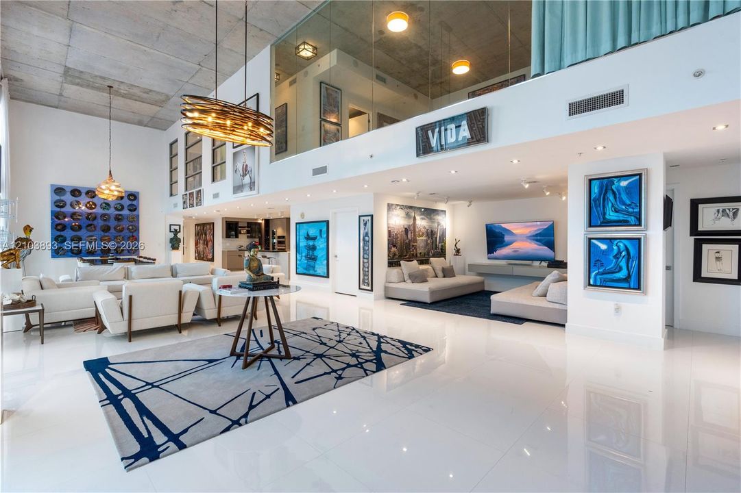 En Venta: $3,800,000 (4 camas, 3 baños, 5070 Pies cuadrados)