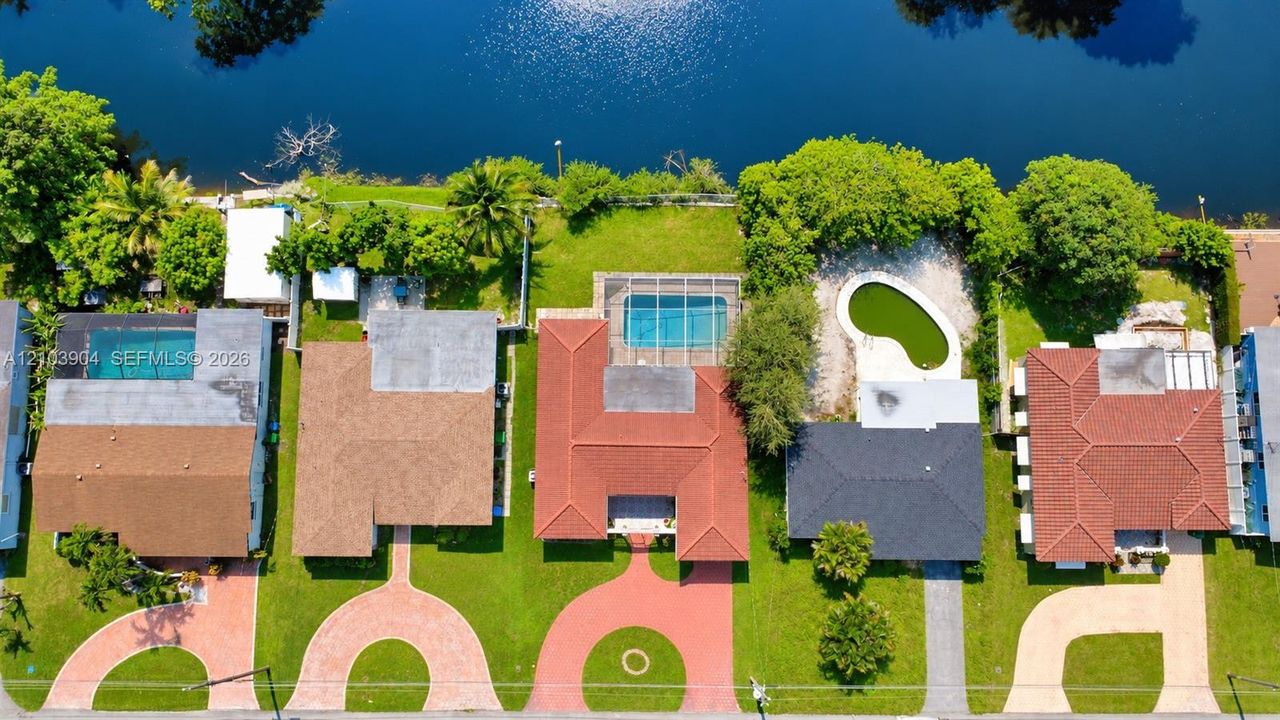 En Venta: $600,000 (3 camas, 2 baños, 1619 Pies cuadrados)