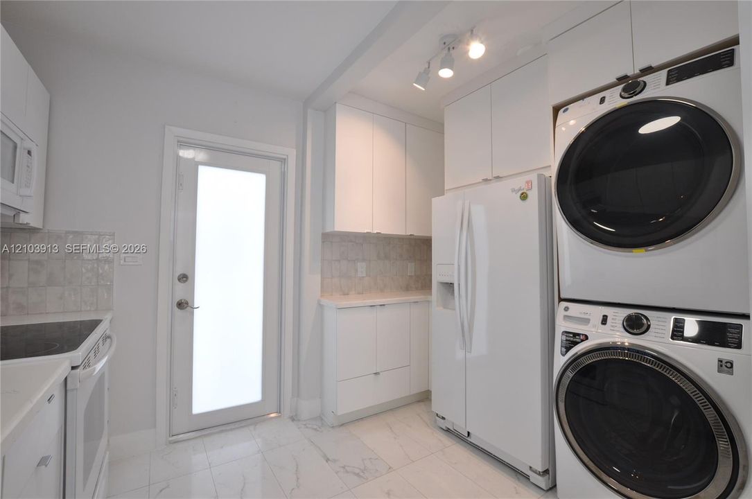 В аренду: $3,200 (2 спален, 1 ванн, 0 Квадратных фут)