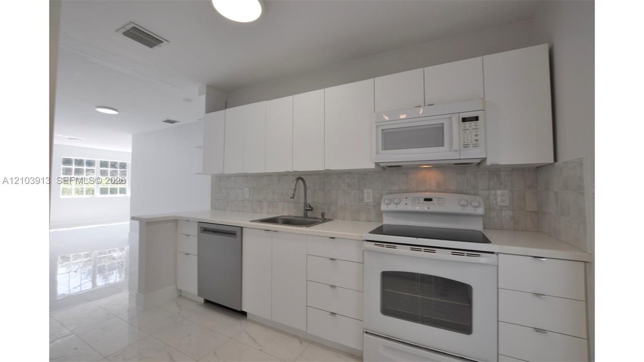 В аренду: $3,200 (2 спален, 1 ванн, 0 Квадратных фут)