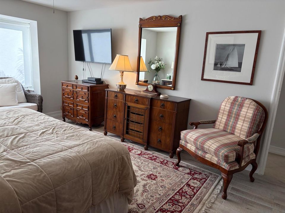 Master Bedroom 1 Longwood