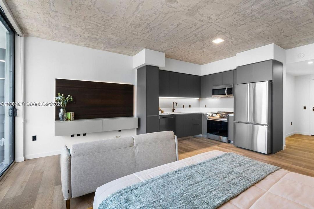 В аренду: $2,640 (0 спален, 1 ванн, 663 Квадратных фут)