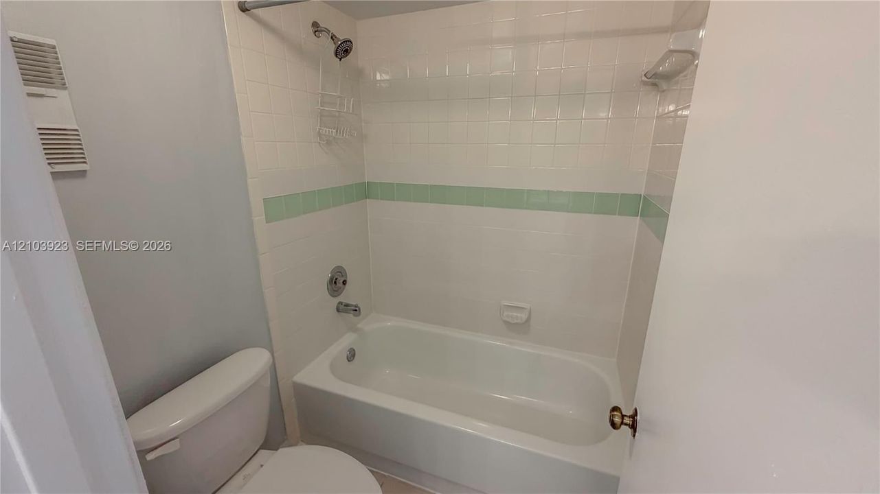 En Venta: $275,000 (3 camas, 2 baños, 1266 Pies cuadrados)