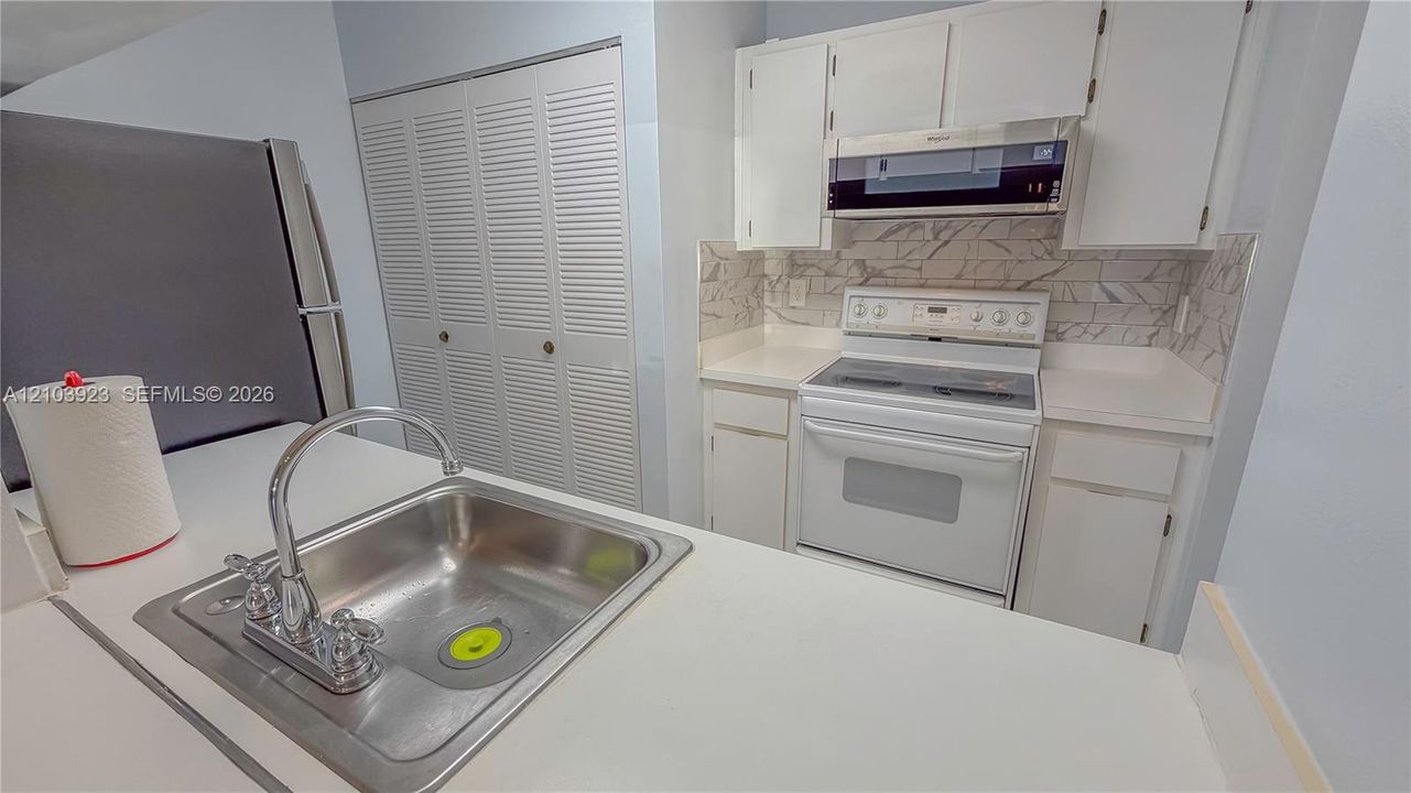 En Venta: $275,000 (3 camas, 2 baños, 1266 Pies cuadrados)