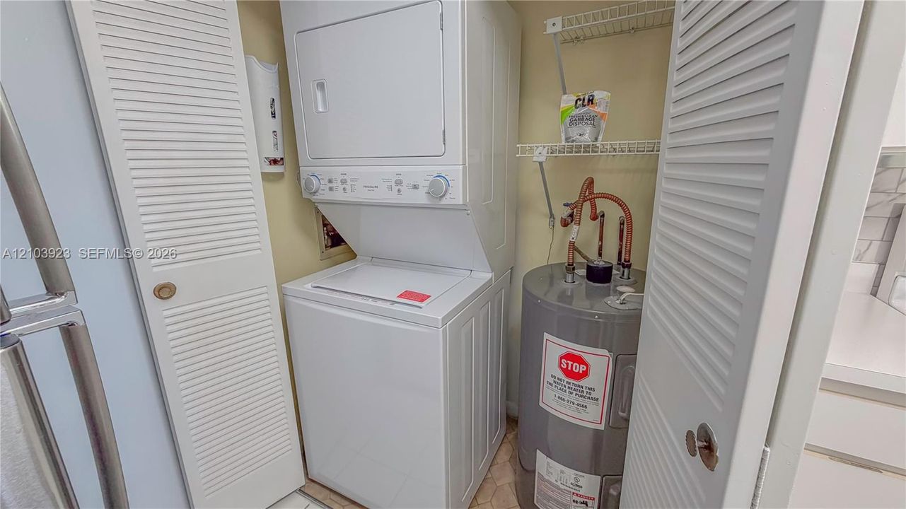 En Venta: $275,000 (3 camas, 2 baños, 1266 Pies cuadrados)