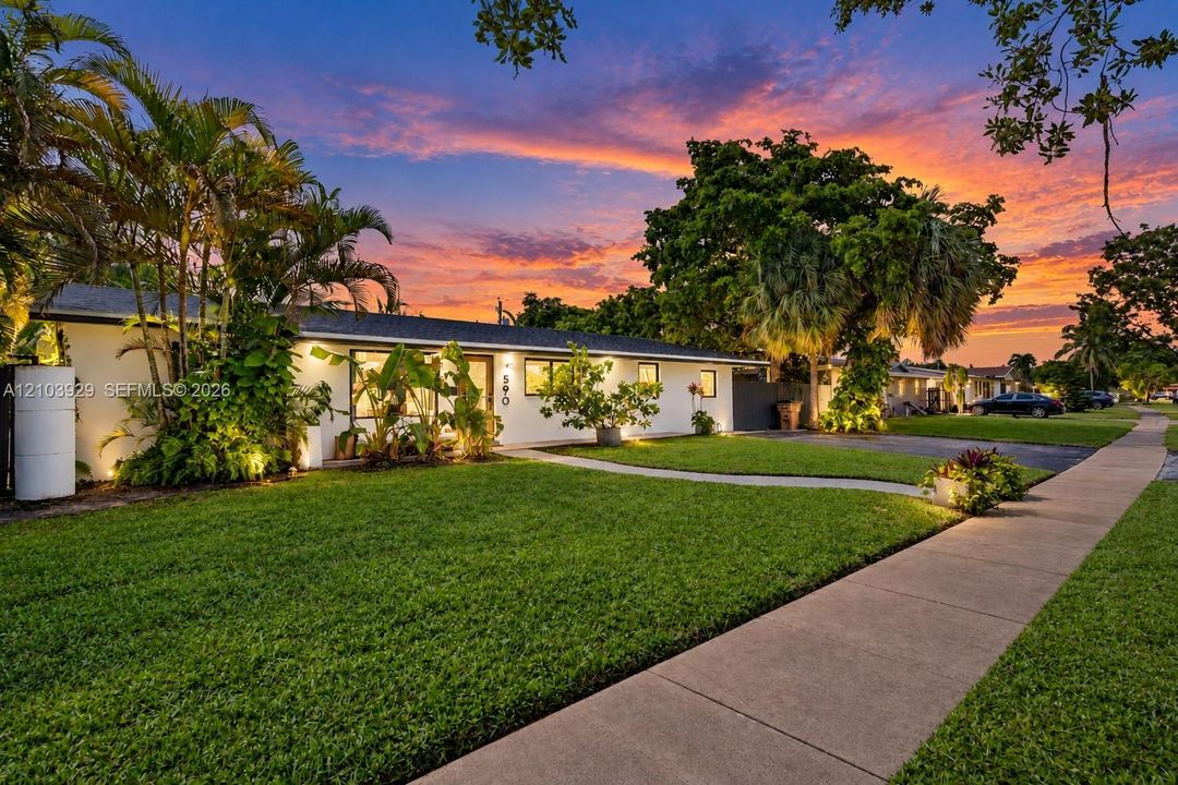 For Sale: $659,000 (4 beds, 3 baths, 1935 Square Feet)