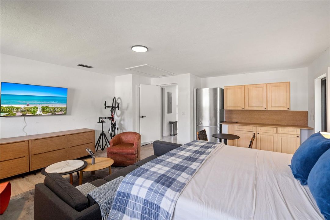 For Sale: $659,000 (4 beds, 3 baths, 1935 Square Feet)