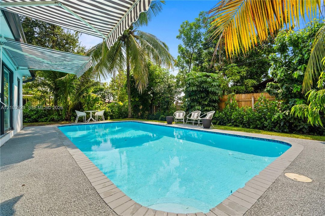 For Sale: $659,000 (4 beds, 3 baths, 1935 Square Feet)