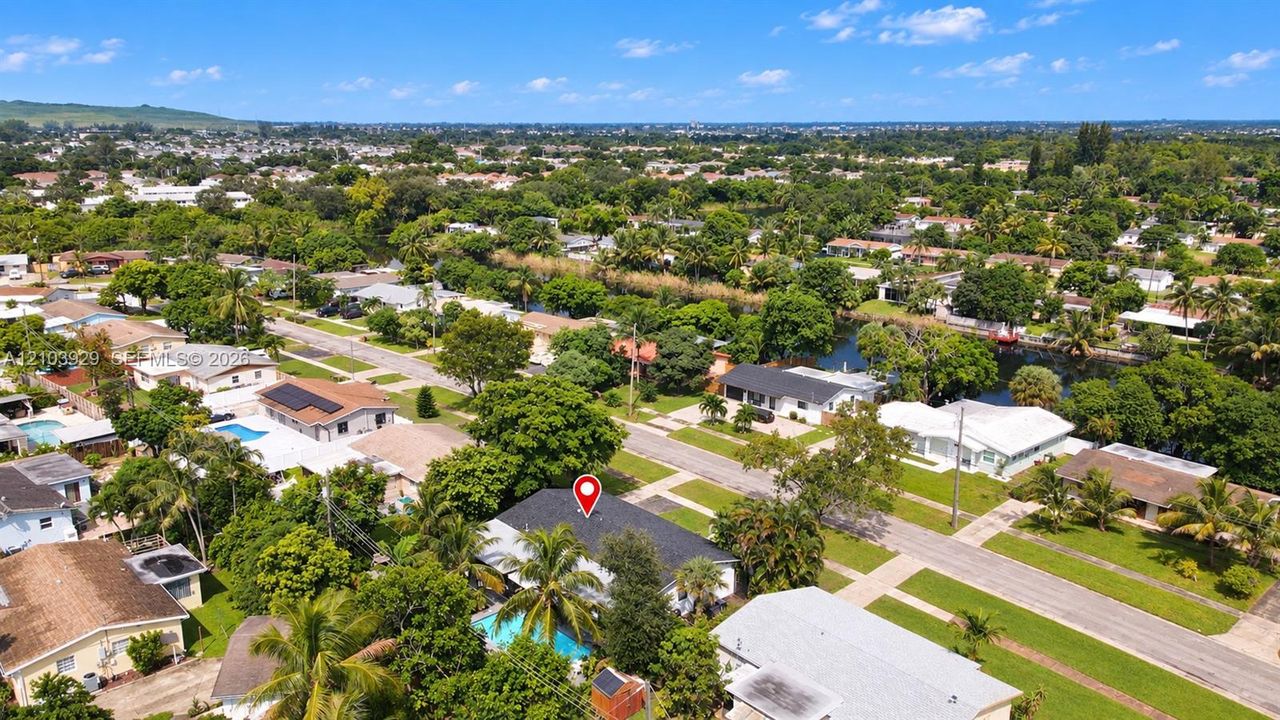 For Sale: $659,000 (4 beds, 3 baths, 1935 Square Feet)