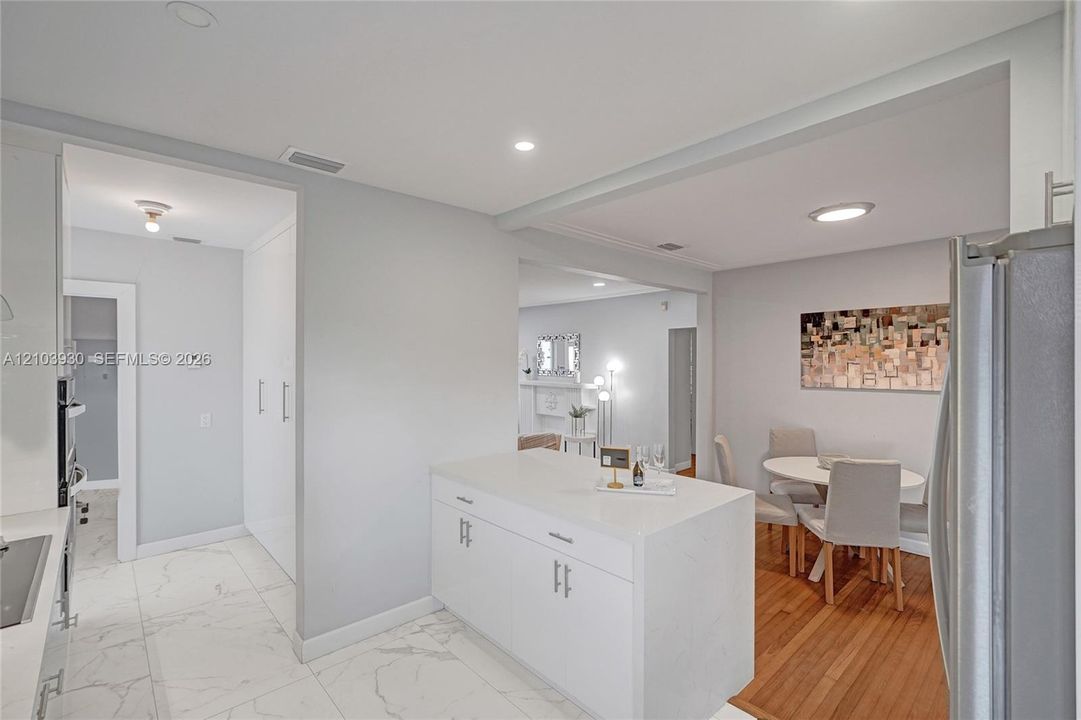 En Venta: $825,000 (2 camas, 2 baños, 1434 Pies cuadrados)