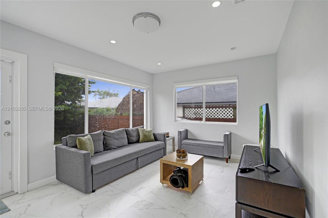 En Venta: $825,000 (2 camas, 2 baños, 1434 Pies cuadrados)