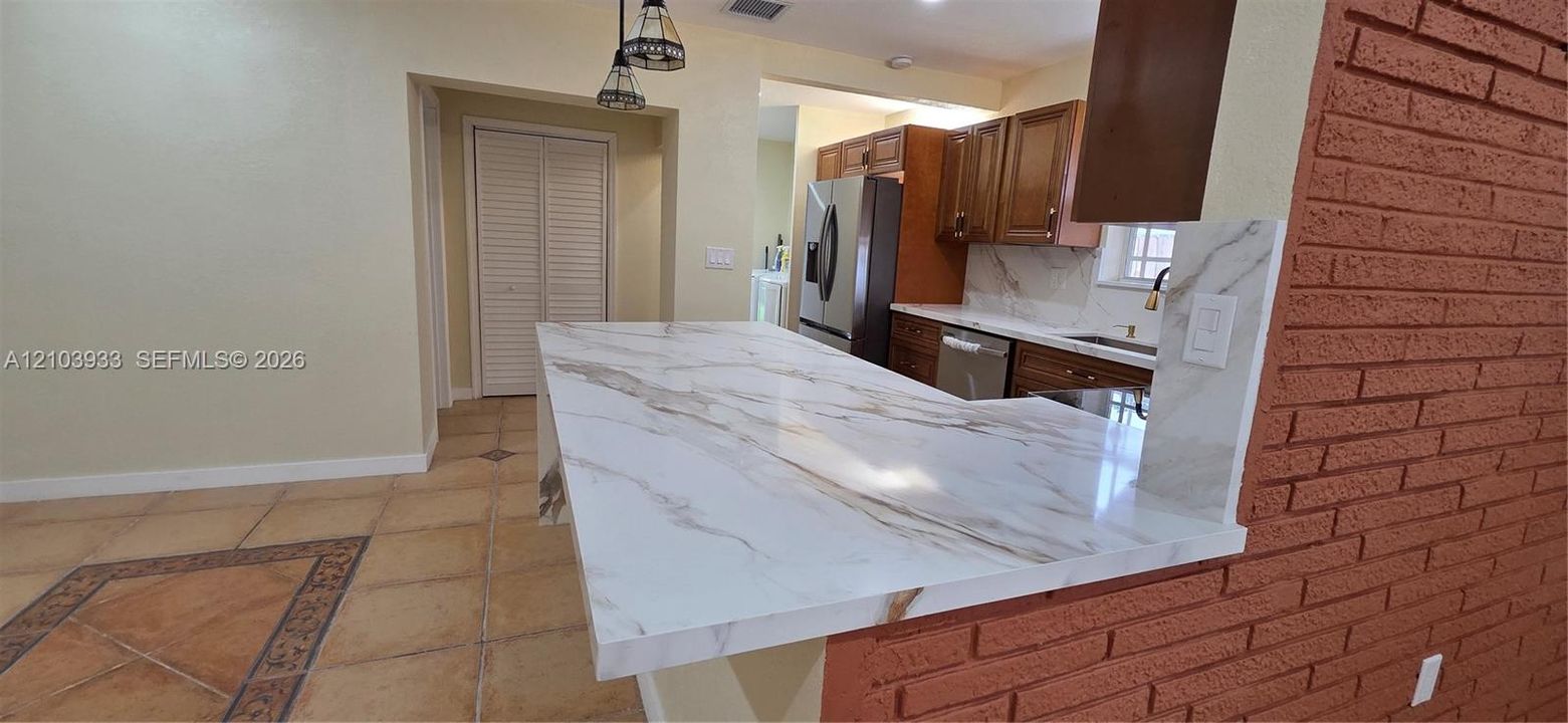 For Sale: $530,000 (3 beds, 2 baths, 1318 Square Feet)