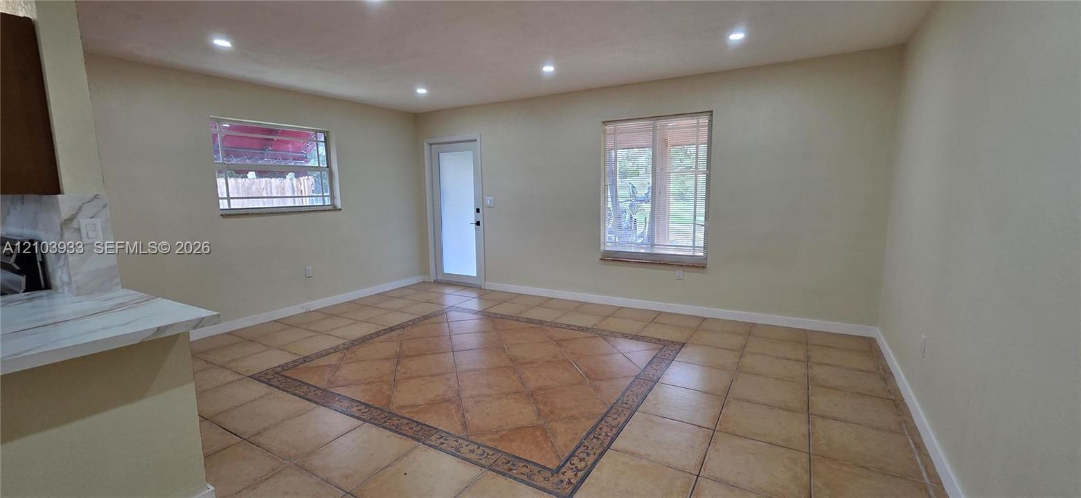 For Sale: $530,000 (3 beds, 2 baths, 1318 Square Feet)