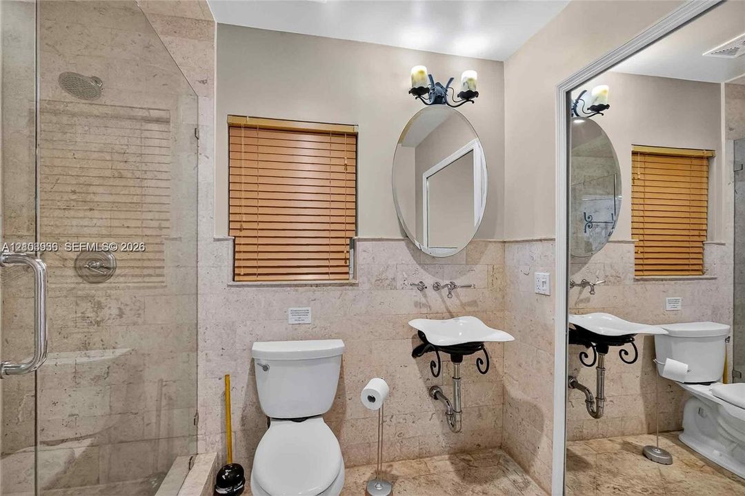 В аренду: $25,000 (6 спален, 5 ванн, 6288 Квадратных фут)