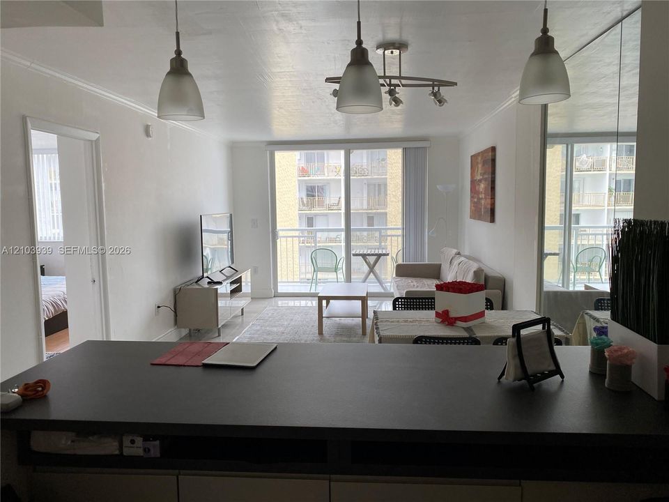 В аренду: $3,200 (1 спален, 1 ванн, 718 Квадратных фут)