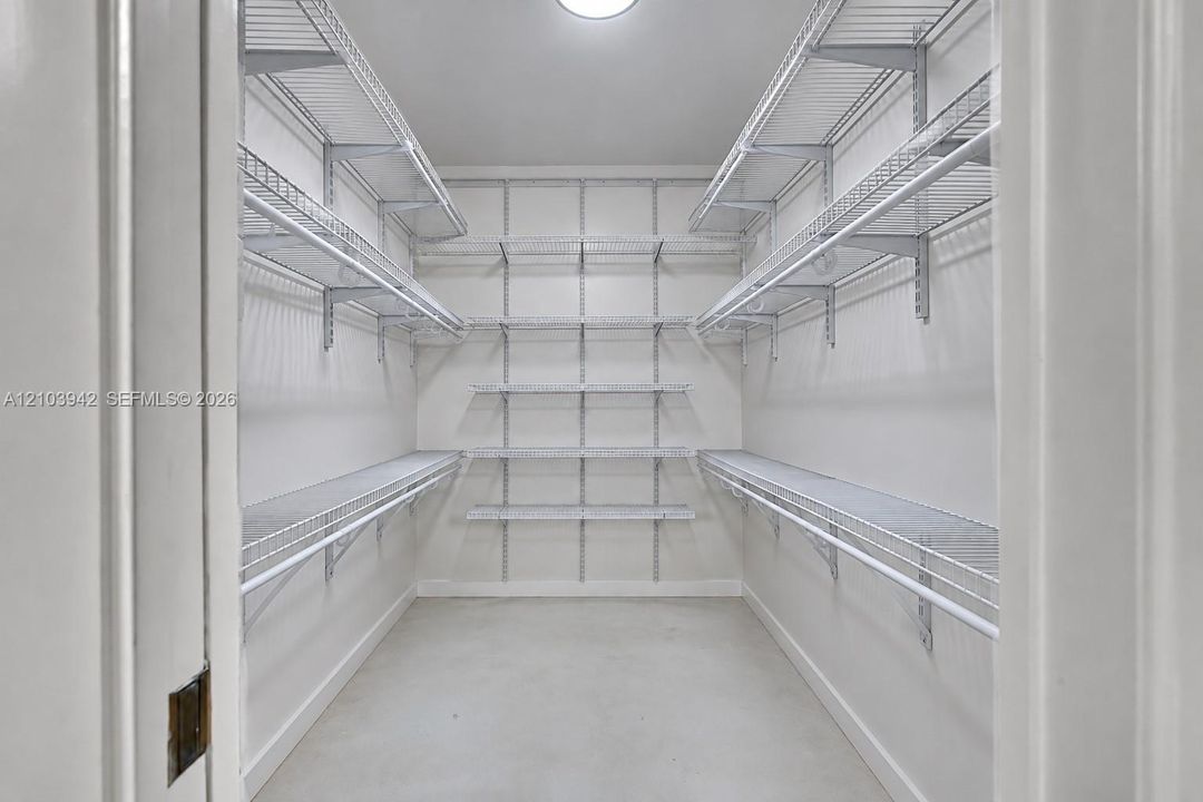 En Venta: $298,000 (2 camas, 2 baños, 1270 Pies cuadrados)