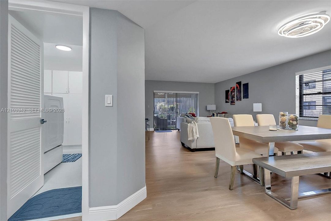 En Venta: $298,000 (2 camas, 2 baños, 1270 Pies cuadrados)