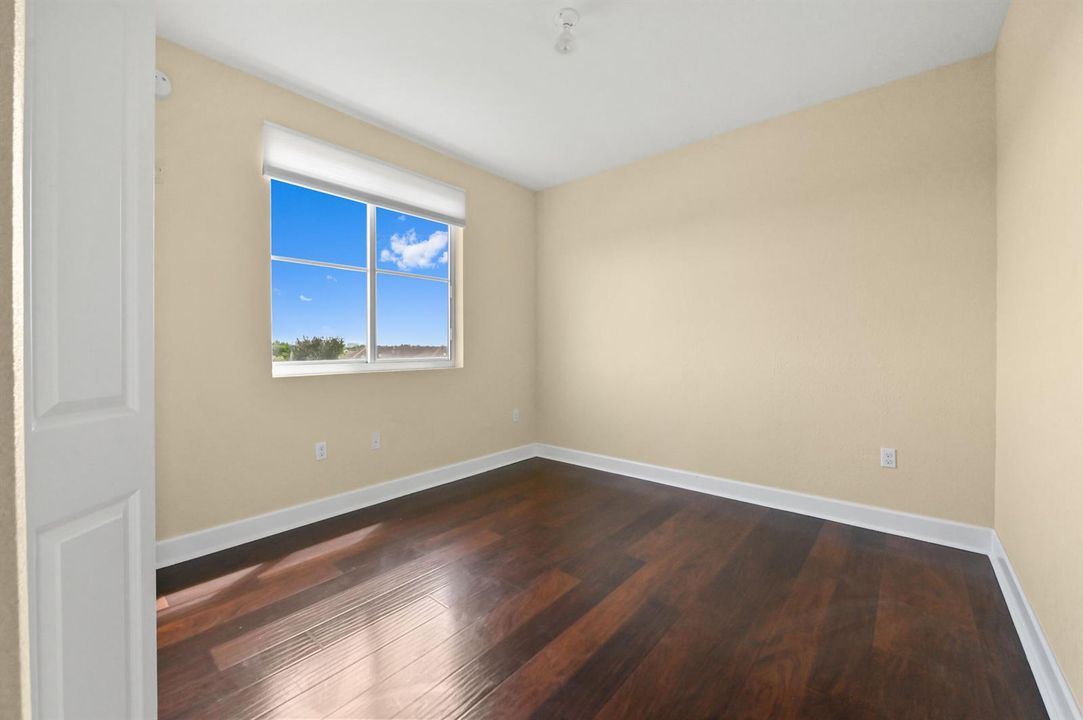 23 Bedroom 03