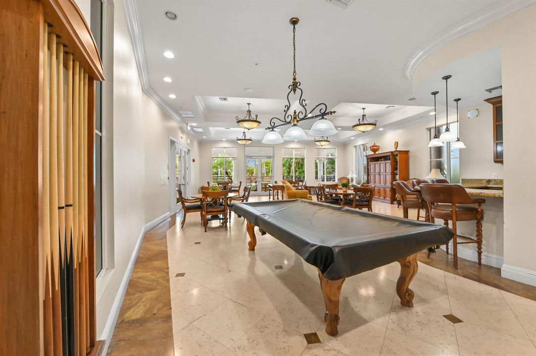 34 Clubhouse 03