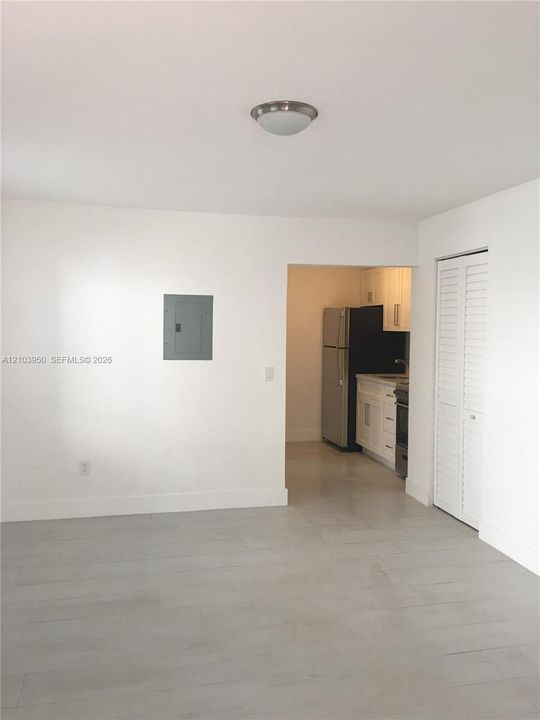 For Rent: $1,700 (0 beds, 1 baths, 300 Square Feet)