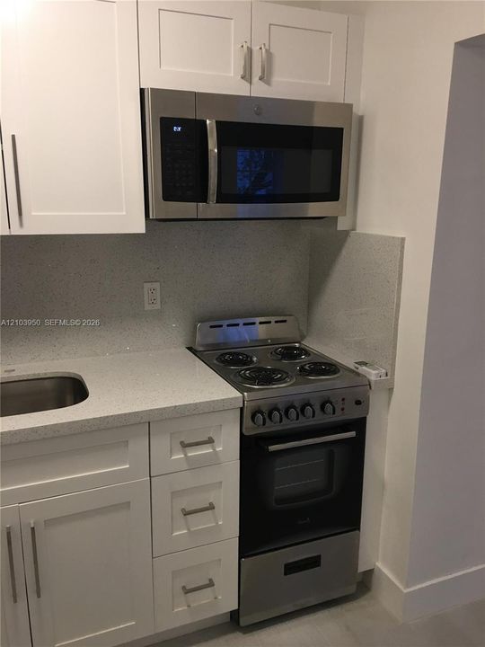 For Rent: $1,700 (0 beds, 1 baths, 300 Square Feet)