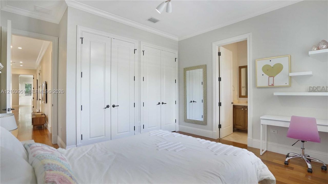 En Venta: $4,350,000 (5 camas, 5 baños, 4322 Pies cuadrados)